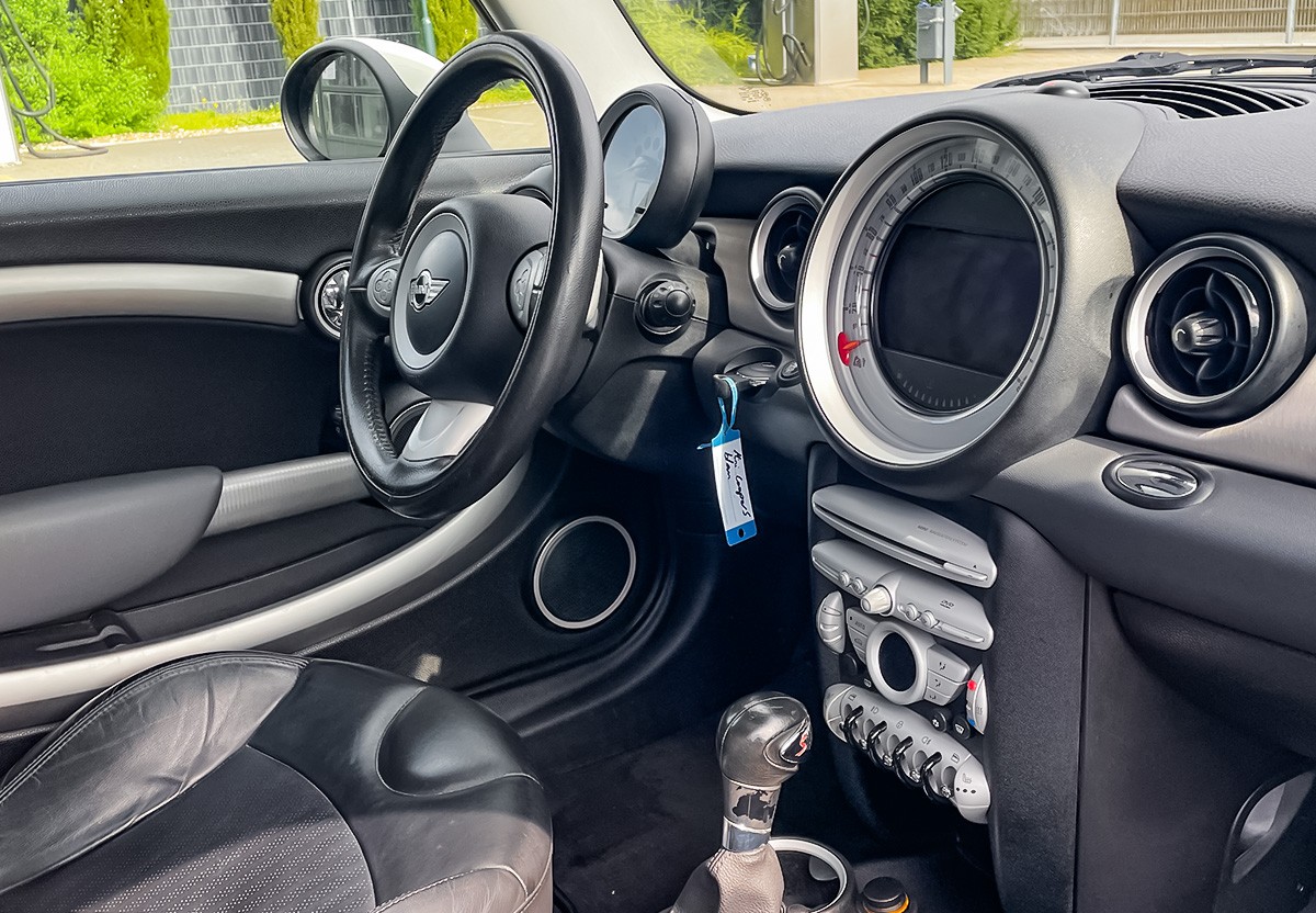 MINI Cooper S NAVI SHZ PANO 