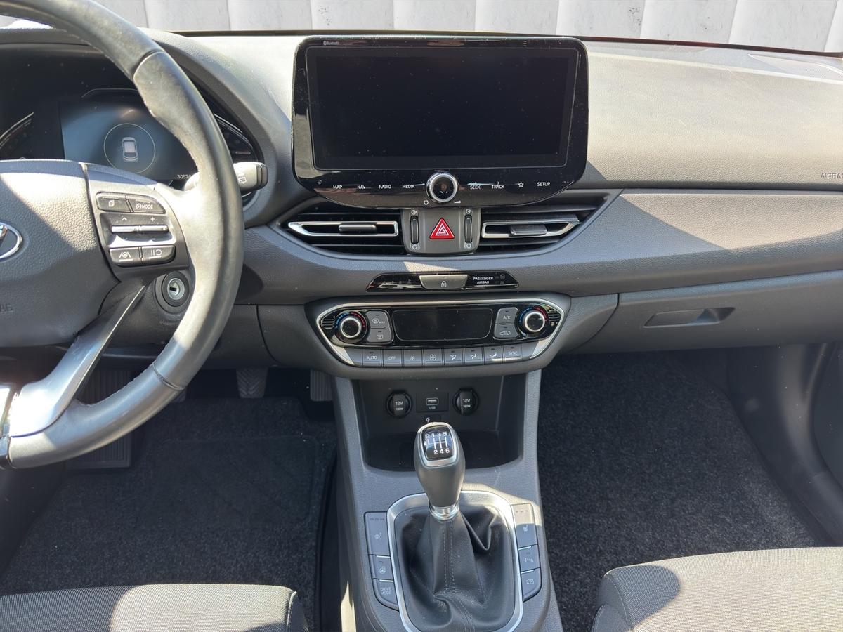 Hyundai i30 INTRO 1.5 T-GDI Navi*LED*AHK