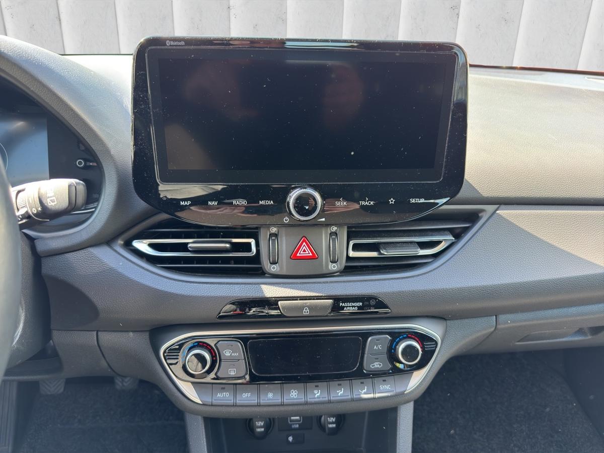 Hyundai i30 INTRO 1.5 T-GDI Navi*LED*AHK