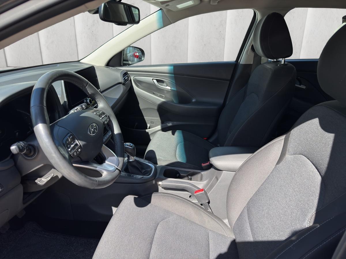 Hyundai i30 INTRO 1.5 T-GDI Navi*LED*AHK