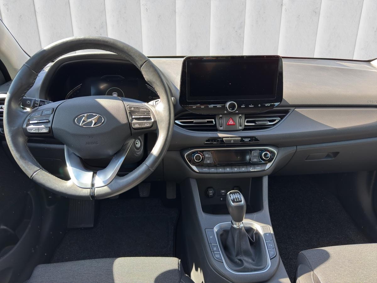 Hyundai i30 INTRO 1.5 T-GDI Navi*LED*AHK