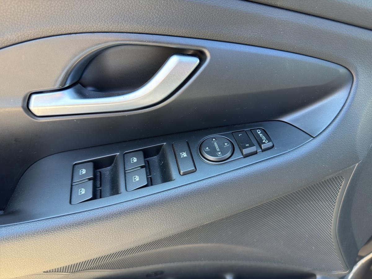 Hyundai i30 INTRO 1.5 T-GDI Navi*LED*AHK