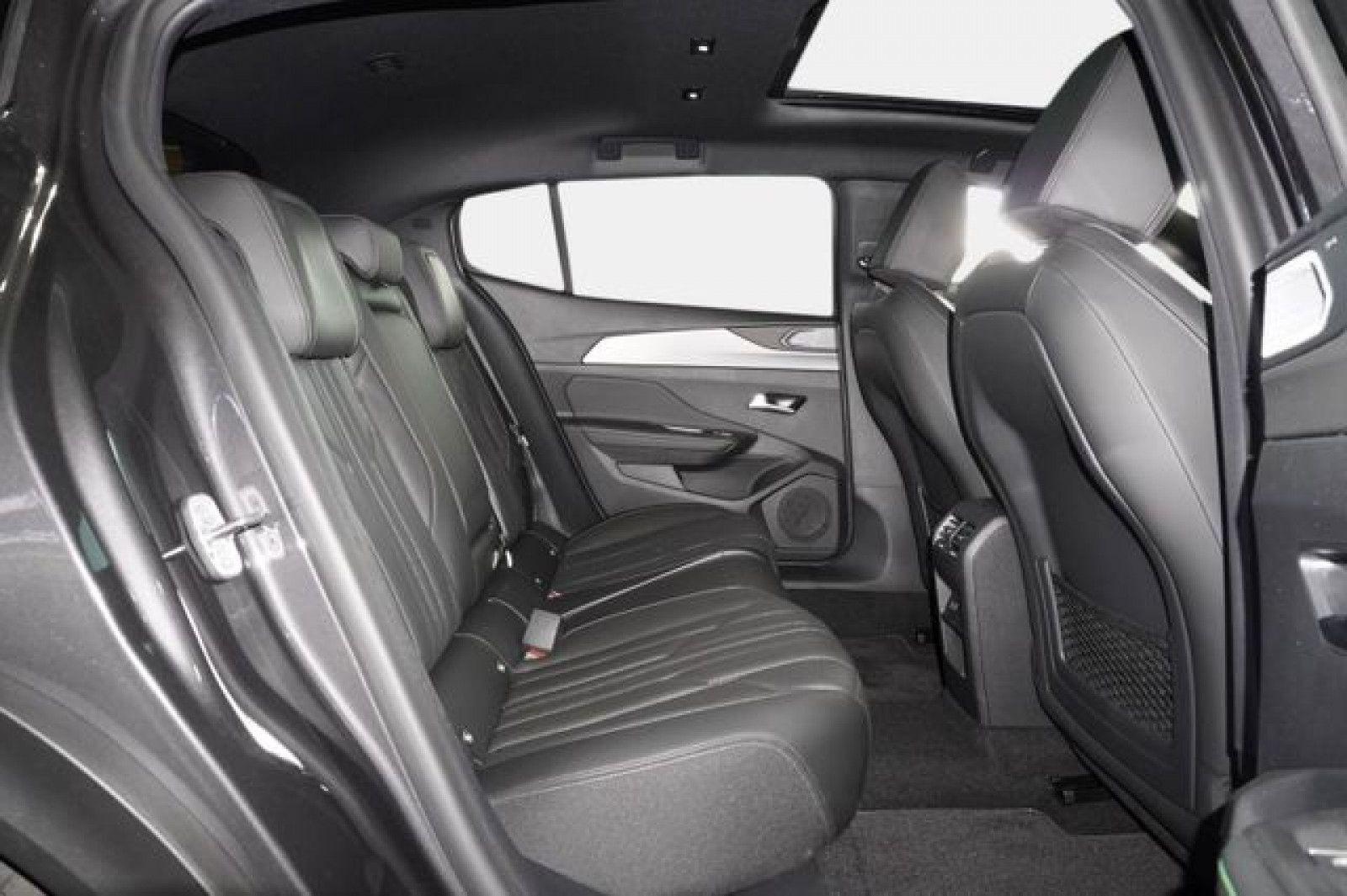Peugeot 408 Hybrid 225 e-EAT8 GT