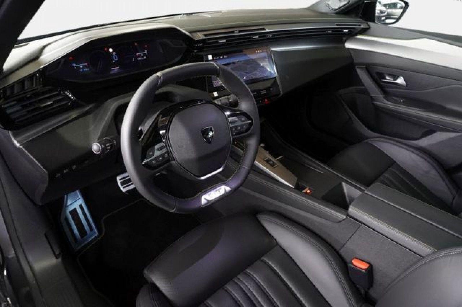 Peugeot 408 Hybrid 225 e-EAT8 GT