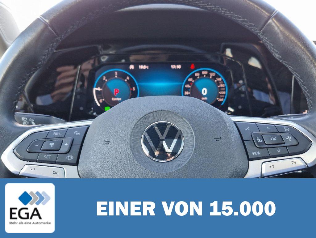 Volkswagen Golf 2.0 TDI DSG Active Pano IQ.Light AHK HUD SH