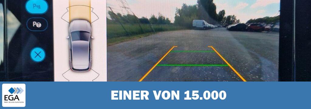 Volkswagen Golf 2.0 TDI DSG Active Pano IQ.Light AHK HUD SH
