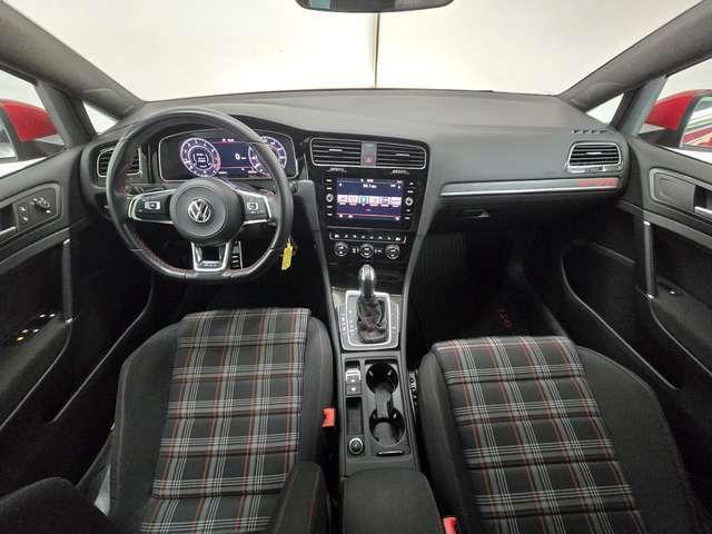 Volkswagen Golf VII Lim. GTI Performance *LED *PDC Wenig Km