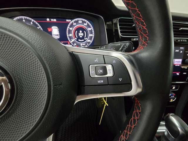 Volkswagen Golf VII Lim. GTI Performance *LED *PDC Wenig Km