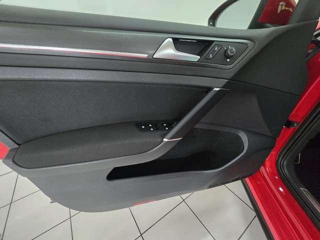 Volkswagen Golf VII Lim. GTI Performance *LED *PDC Wenig Km
