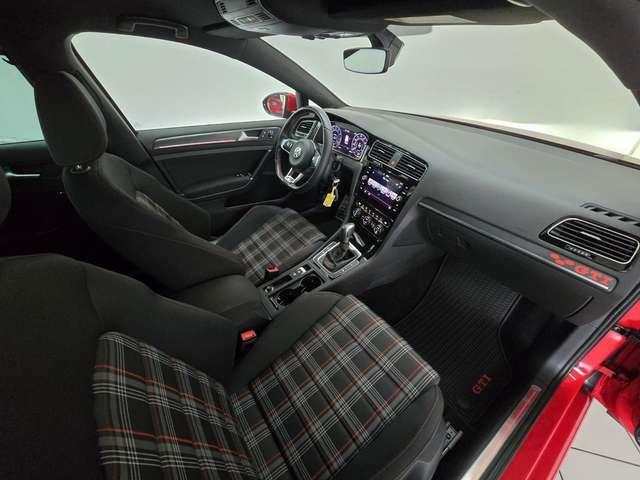 Volkswagen Golf VII Lim. GTI Performance *LED *PDC Wenig Km