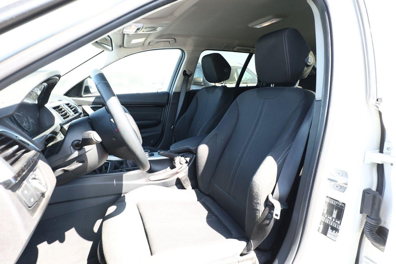 BMW 318 d Touring Sport Line LED Nav SHZ PDC KeyL