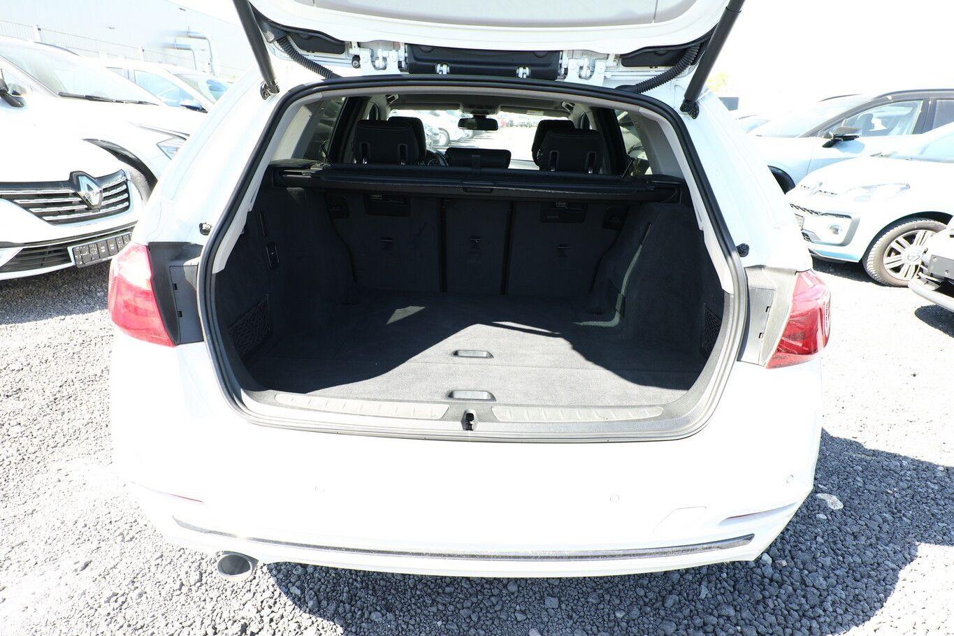 BMW 318 d Touring Sport Line LED Nav SHZ PDC KeyL