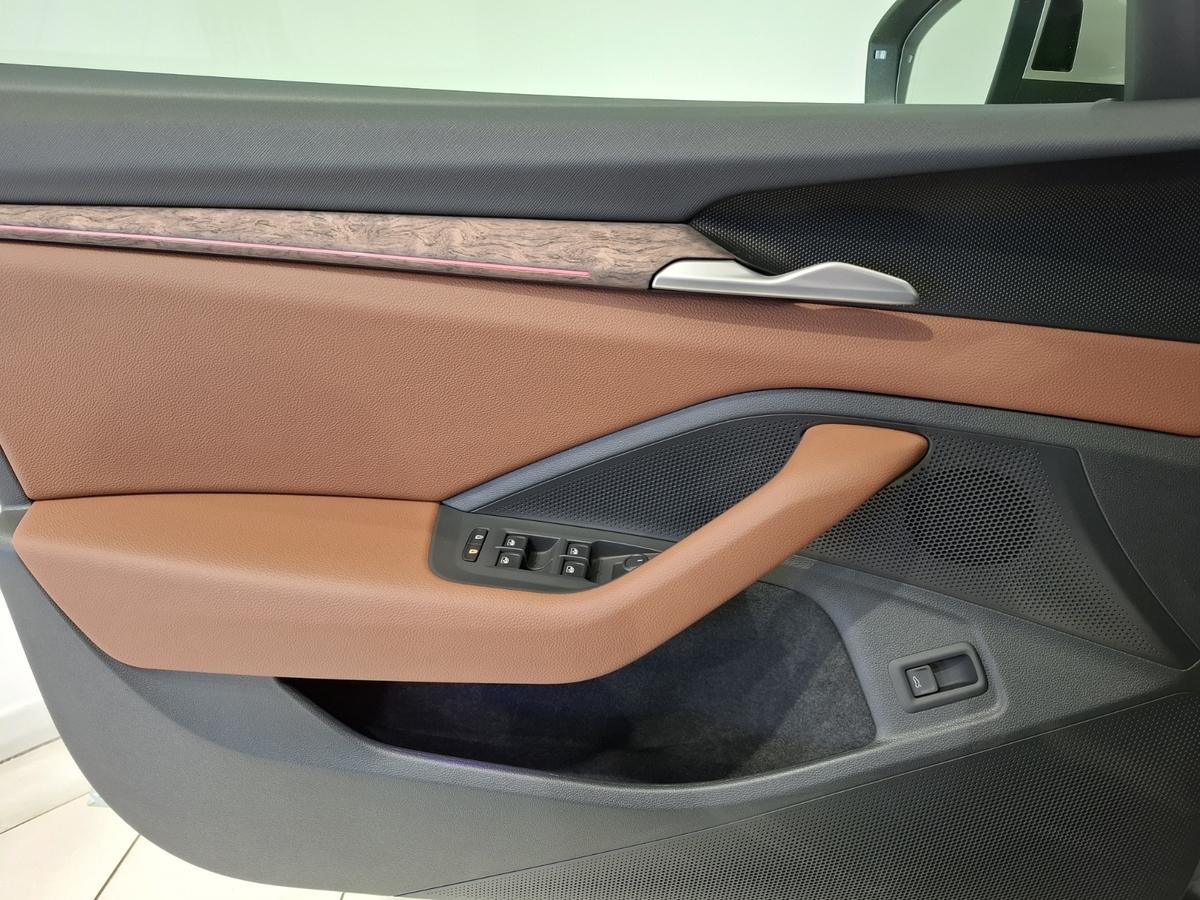 Skoda Superb 2.0TDI L&K DSG AHK SHZ NAVI LEDER