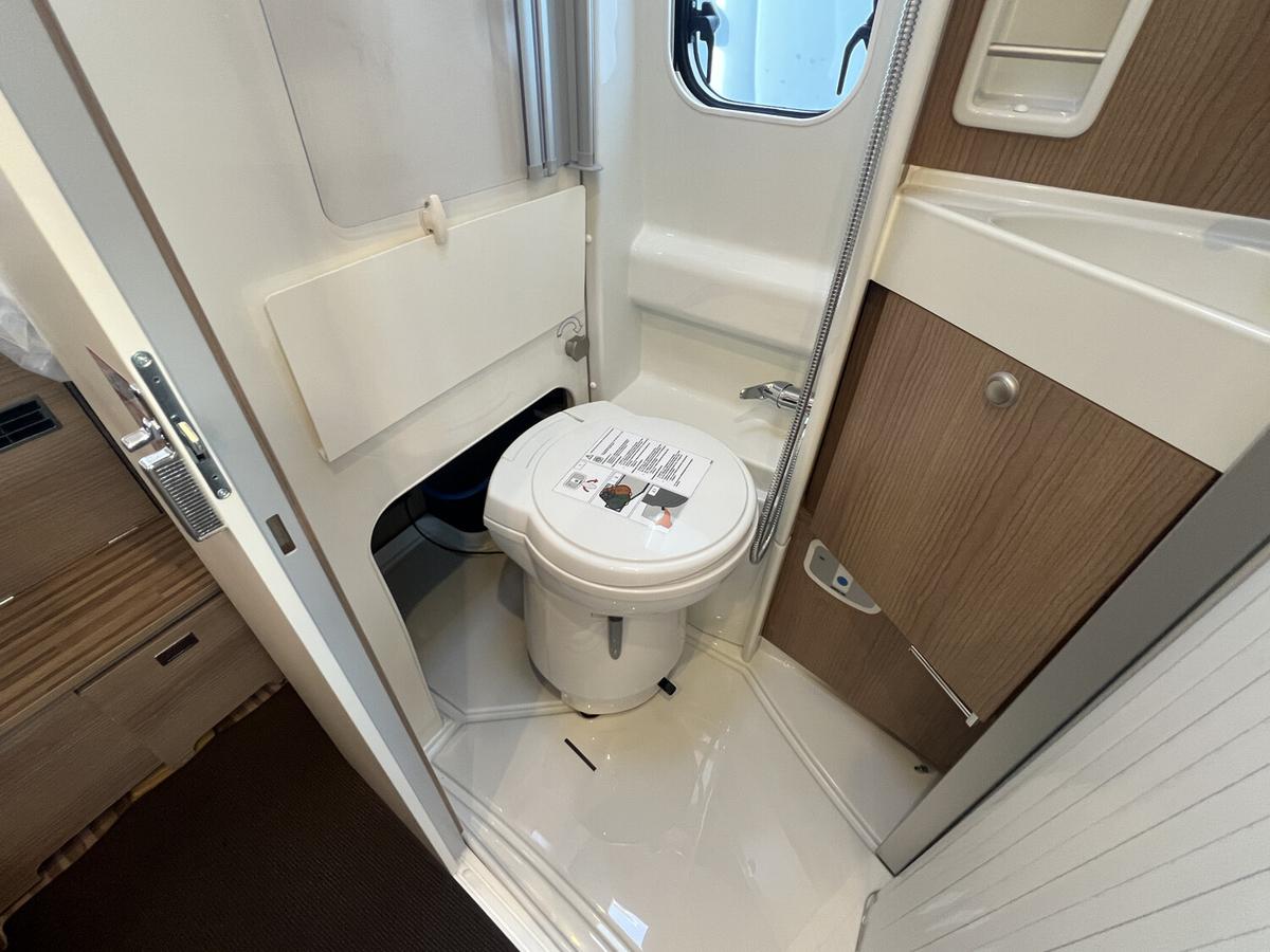 Malibu Van Diversity 640 LE K GT Skyview+180PS+ACC+Markise