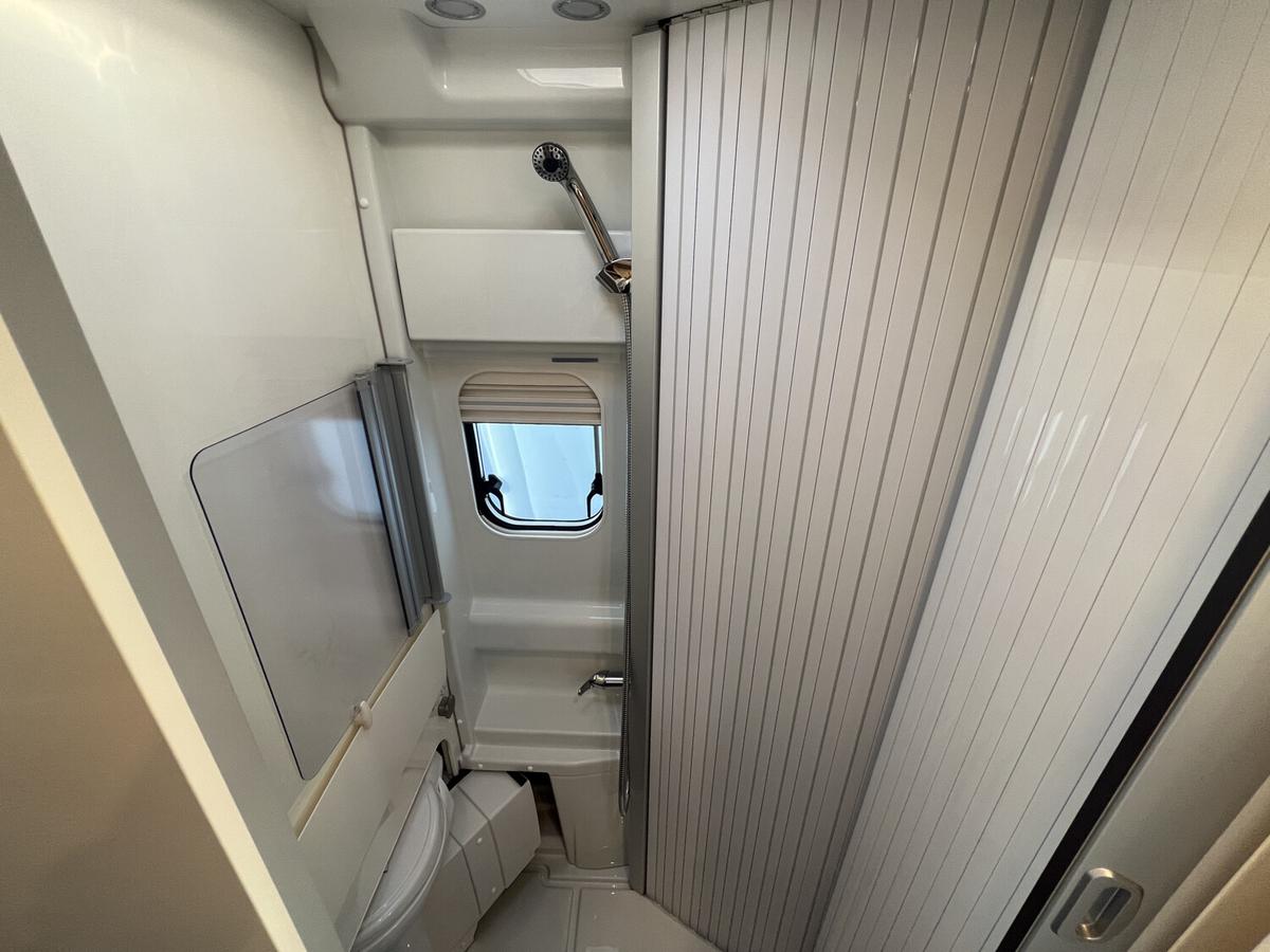 Malibu Van Diversity 640 LE K GT Skyview+180PS+ACC+Markise