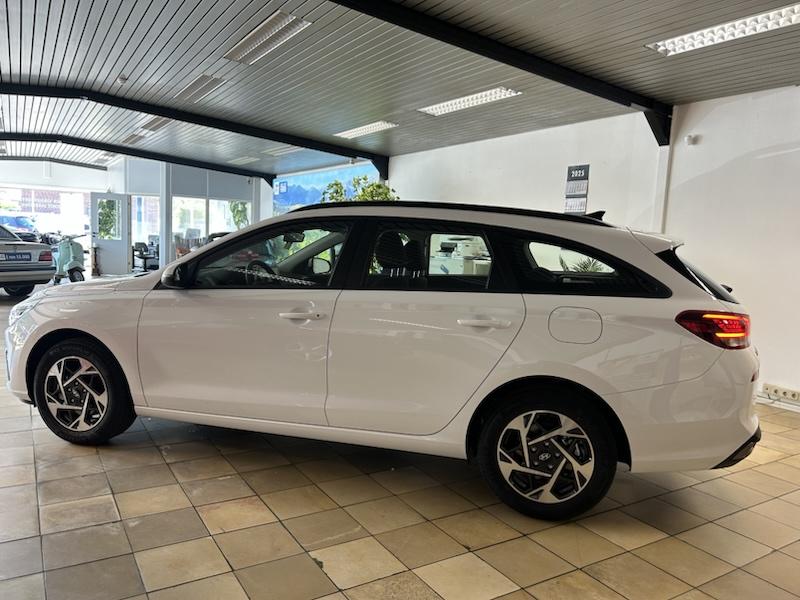 Hyundai i30 KOMBI 1.5 DPI SONDERMODELL GO NAVI*SHZG*LED*PDC*R-CAM