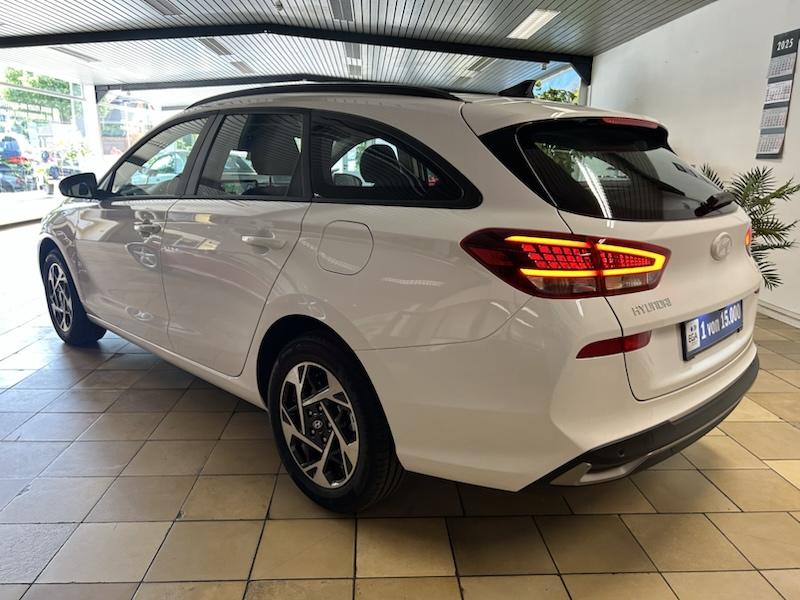 Hyundai i30 KOMBI 1.5 DPI SONDERMODELL GO NAVI*SHZG*LED*PDC*R-CAM