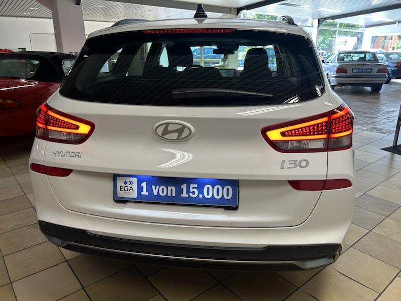 Hyundai i30 KOMBI 1.5 DPI SONDERMODELL GO NAVI*SHZG*LED*PDC*R-CAM
