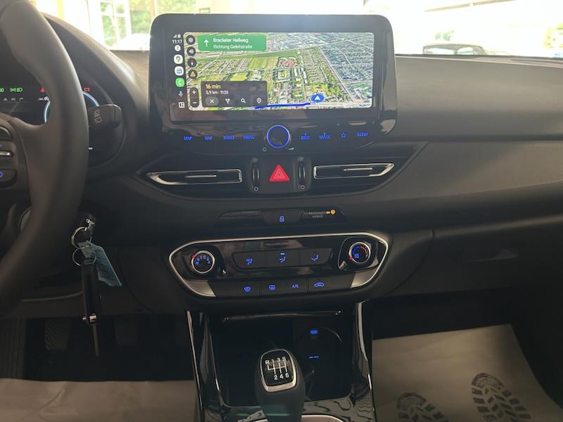 Hyundai i30 KOMBI 1.5 DPI SONDERMODELL GO NAVI*SHZG*LED*PDC*R-CAM