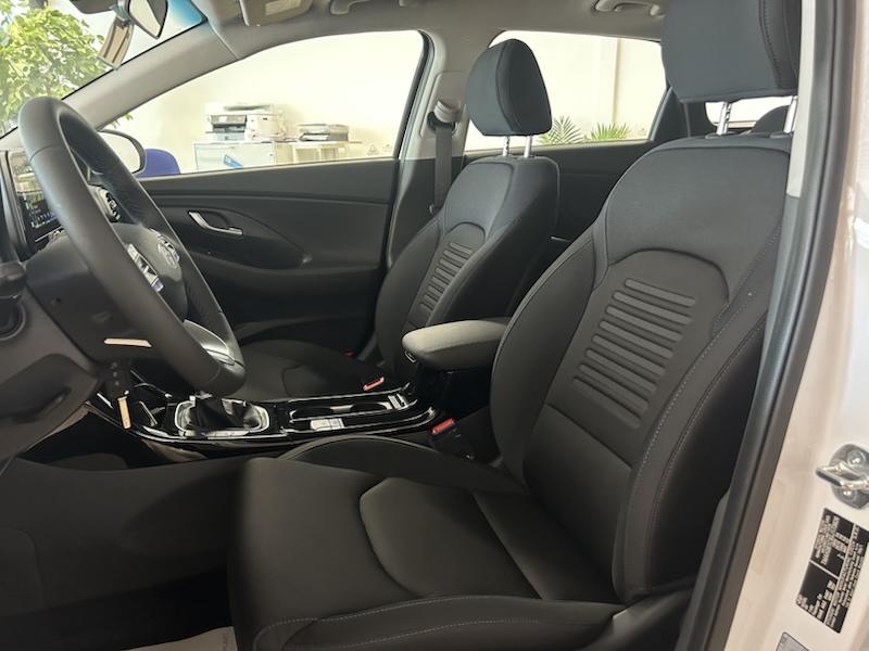 Hyundai i30 KOMBI 1.5 DPI SONDERMODELL GO NAVI*SHZG*LED*PDC*R-CAM