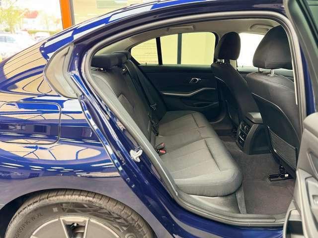 BMW 320 i Advantage |KAM|SHZ|LED|TEMP|LM