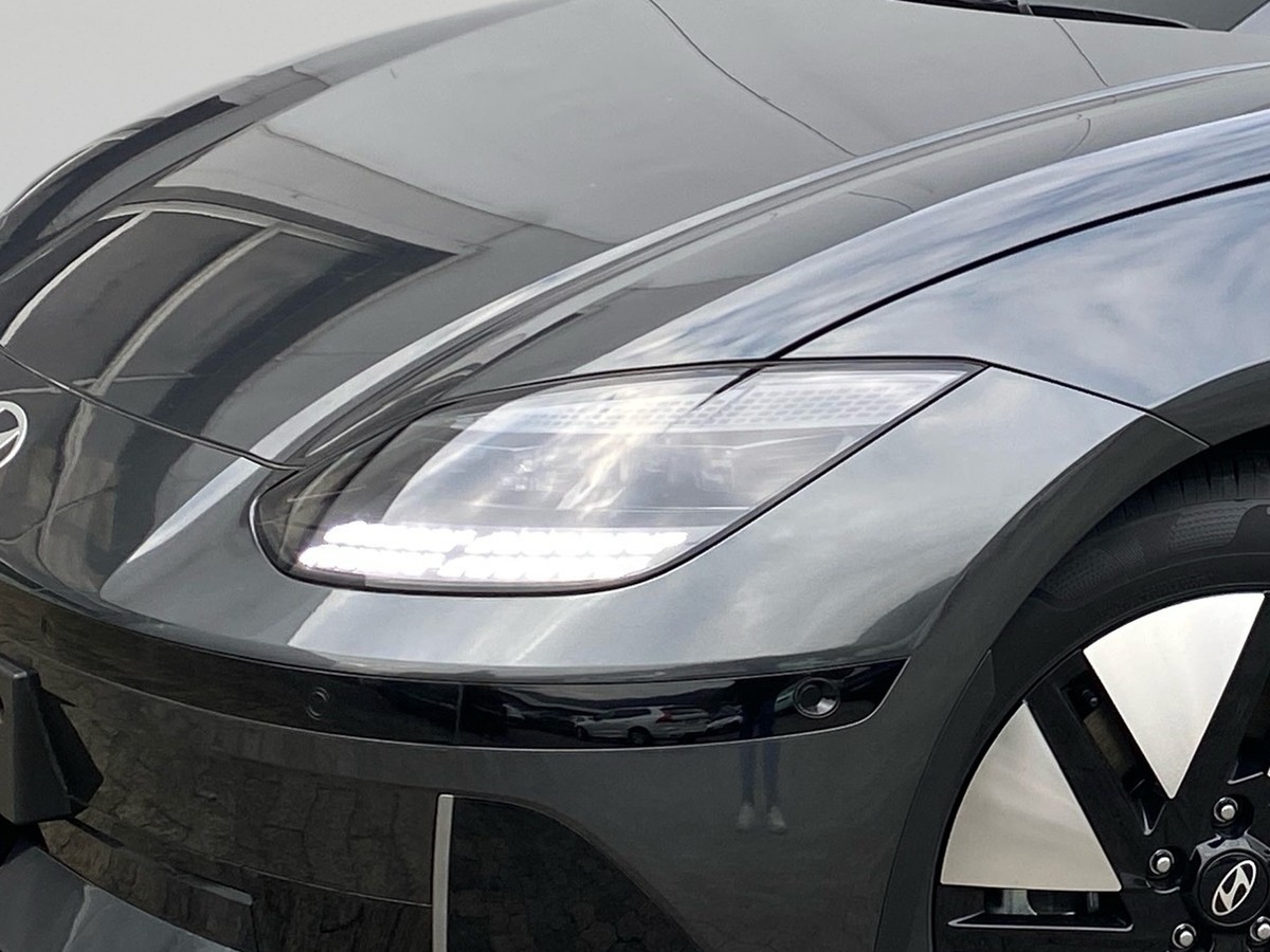 Hyundai IONIQ 6 Techniq Park-Paket Panoramadach