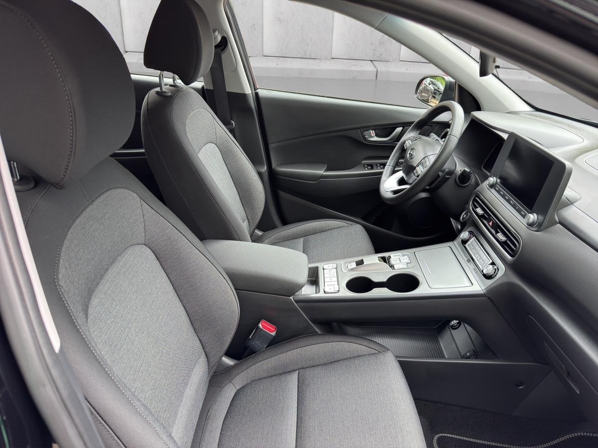 Hyundai KONA Elektro Select 39,2 kwH Klima*PDC*Sitz&Lenkhzg