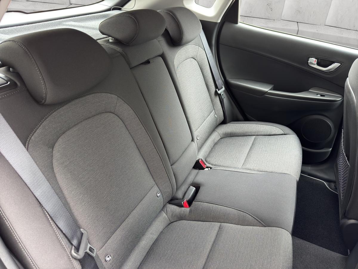 Hyundai KONA Elektro Select 39,2 kwH Klima*PDC*Sitz&Lenkhzg