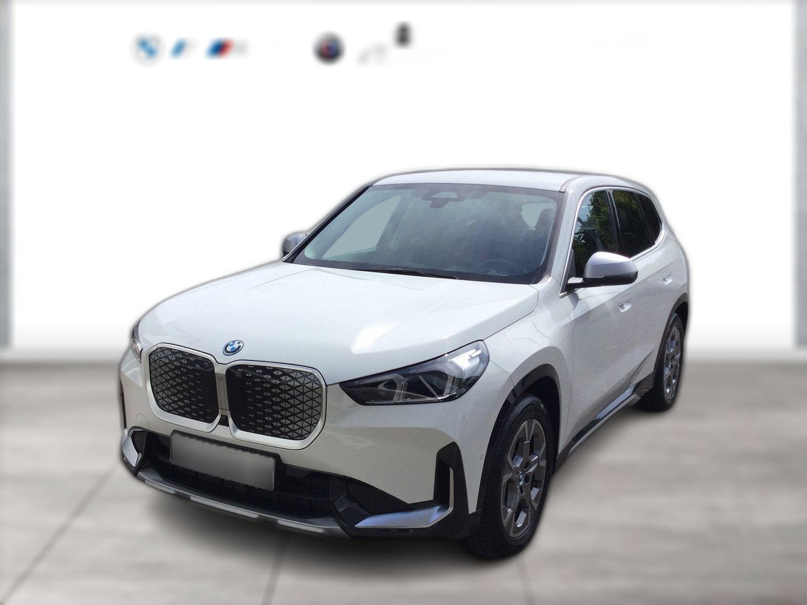 BMW iX1 XLINE LC PROF HUD KOMFORTZG LED DAB