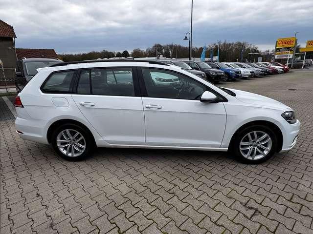 Volkswagen Golf 1.6 TDI Variant *STHZ*NAVI*SHZ*PDC*