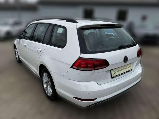 Volkswagen Golf 1.6 TDI Variant *STHZ*NAVI*SHZ*PDC*