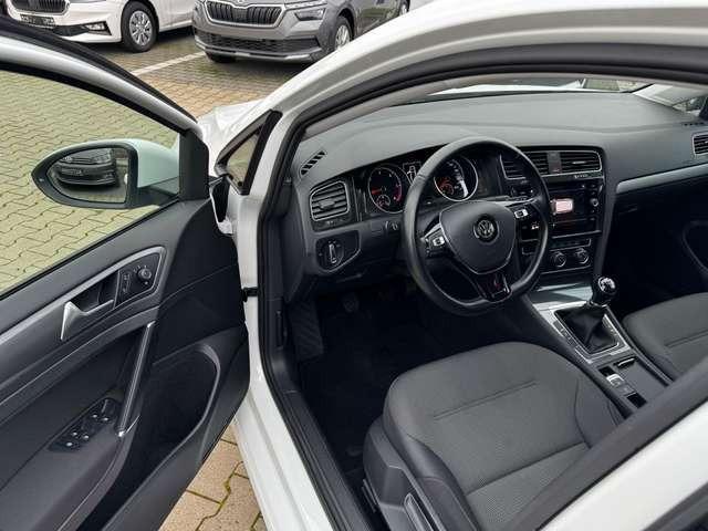 Volkswagen Golf 1.6 TDI Variant *STHZ*NAVI*SHZ*PDC*