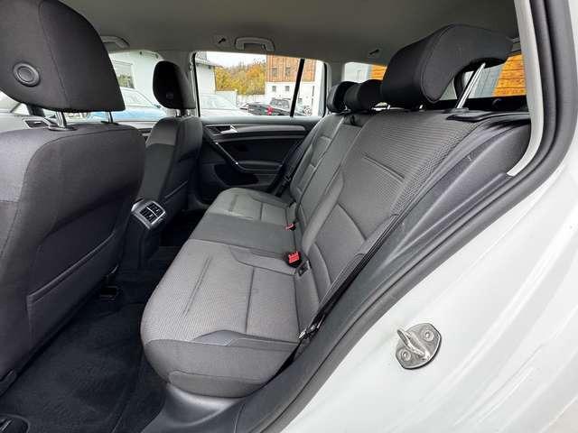 Volkswagen Golf 1.6 TDI Variant *STHZ*NAVI*SHZ*PDC*