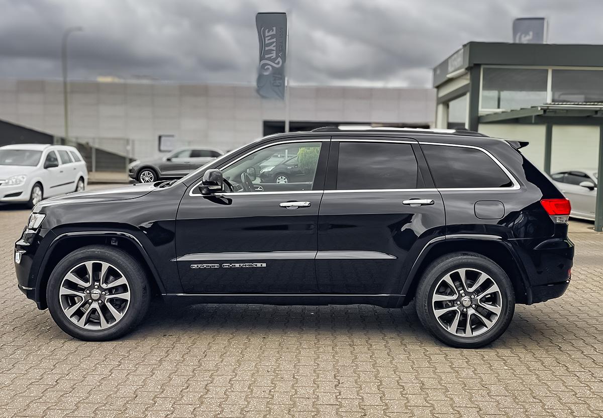 Jeep Grand Cherokee 3,0 CRD Overland PANO RFK SHZ NAVI LUFTFAHRWE