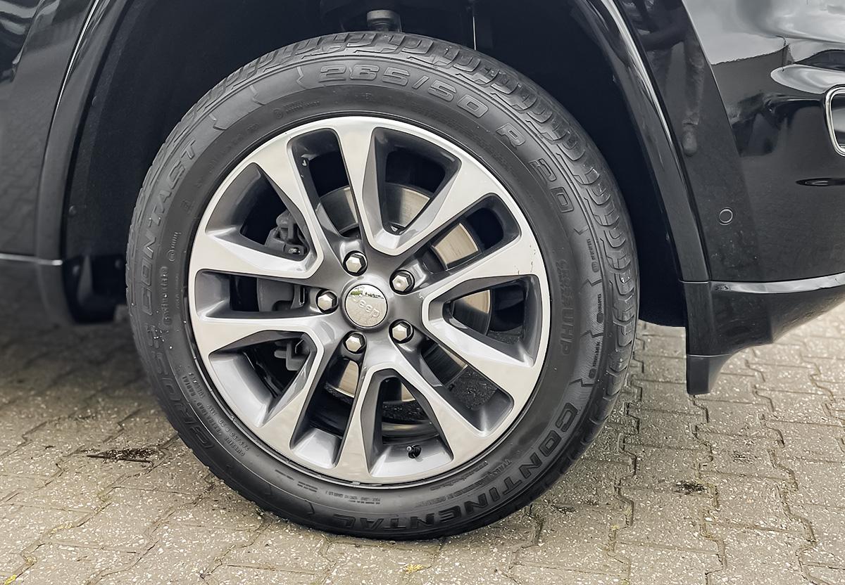 Jeep Grand Cherokee 3,0 CRD Overland PANO RFK SHZ NAVI LUFTFAHRWE