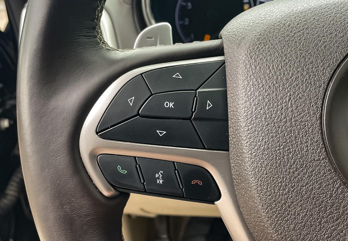 Jeep Grand Cherokee 3,0 CRD Overland PANO RFK SHZ NAVI LUFTFAHRWE