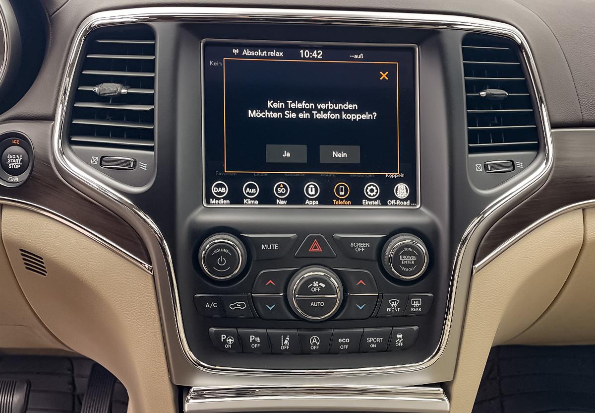 Jeep Grand Cherokee 3,0 CRD Overland PANO RFK SHZ NAVI LUFTFAHRWE