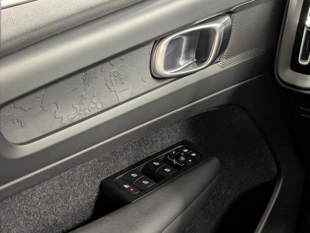 Volvo XC40 Navi+Kam+LED+Keyless+Touch+El. Heckklappe
