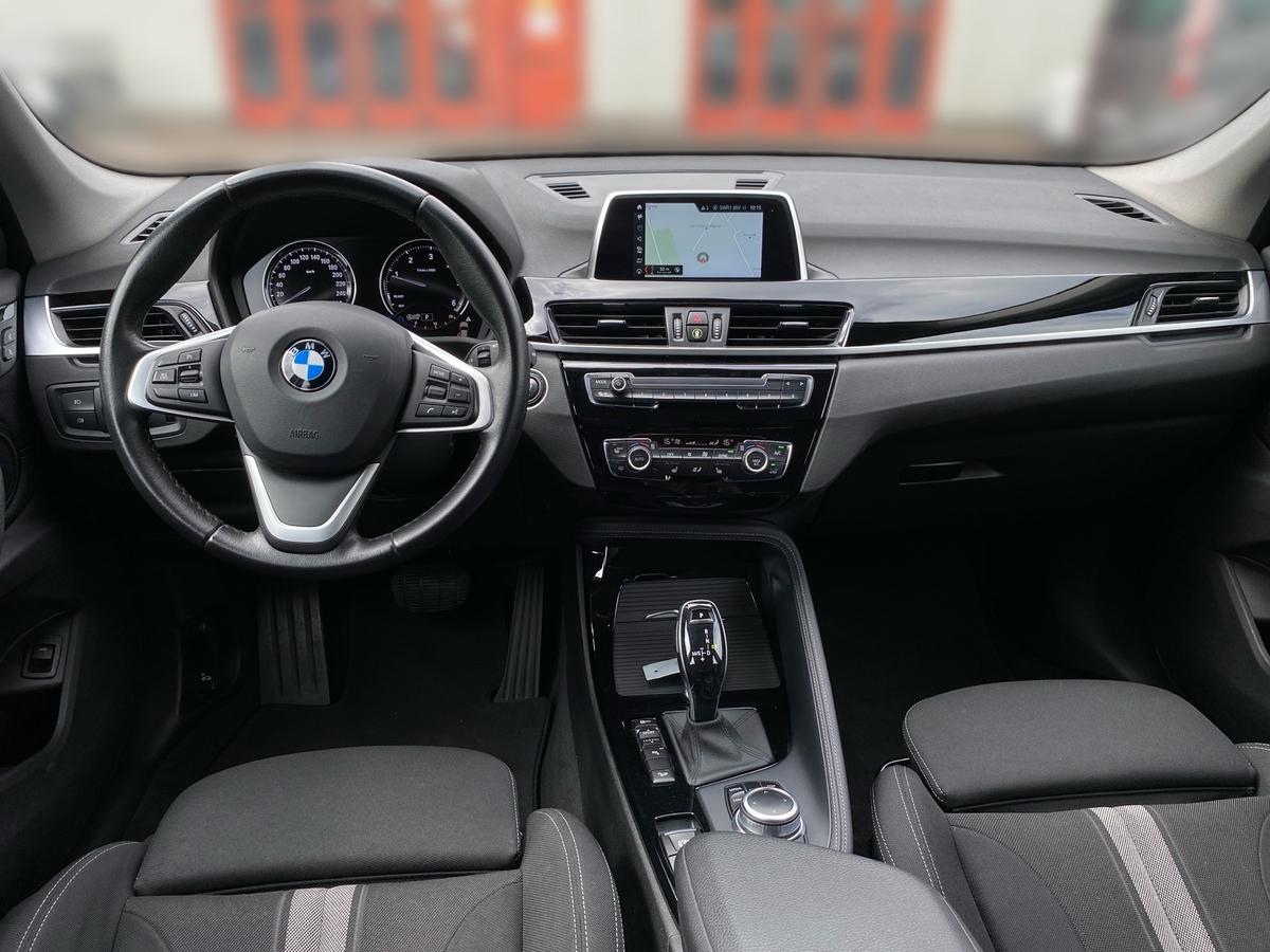 BMW X1xDrive 18d Sport Line Steptr.AHK,Parkass.Navi,Sitzh