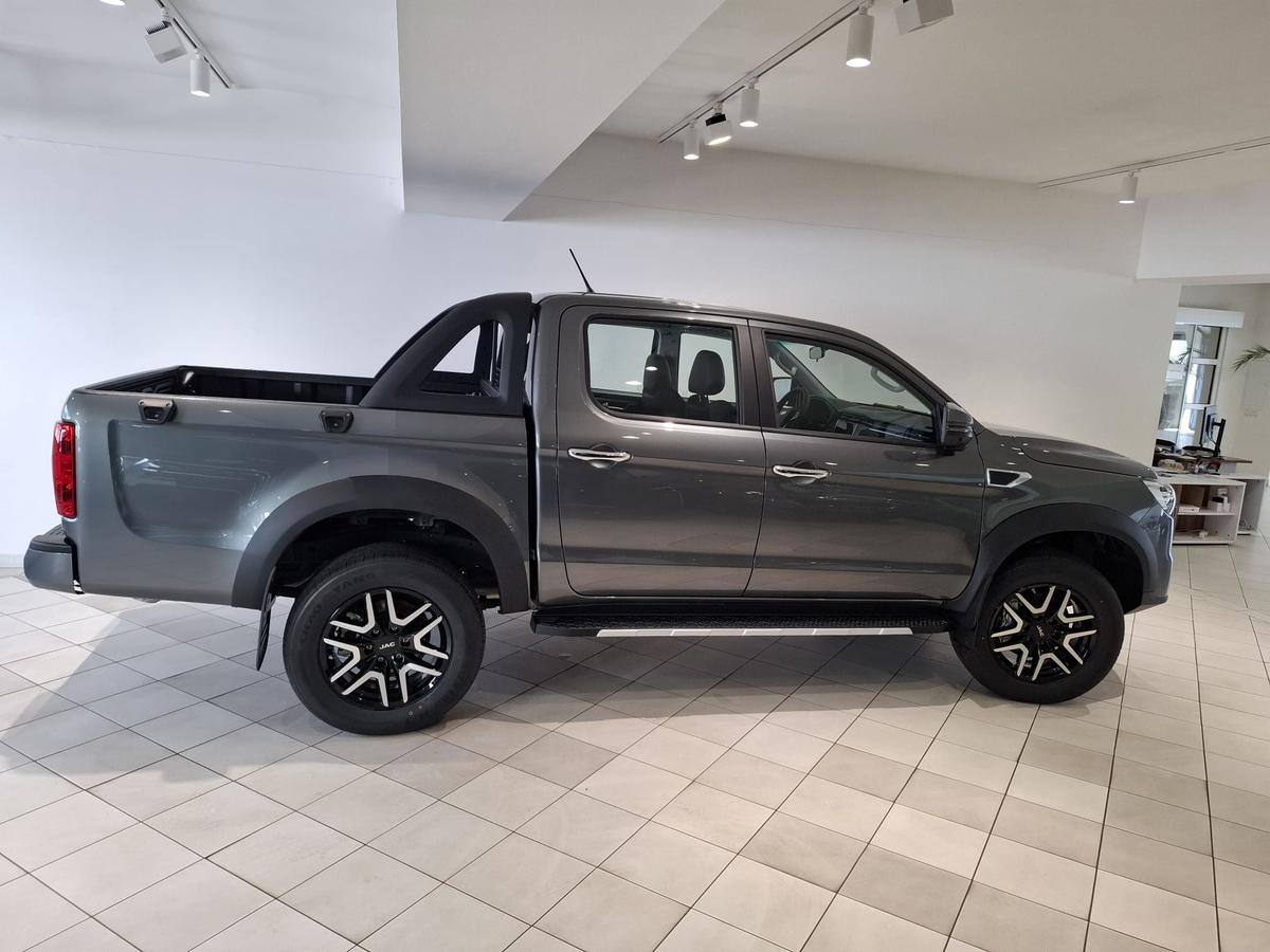 JAC T8 4x4 2.4L MT Doka 8 Pro