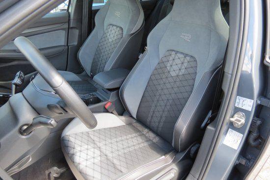 Volkswagen Golf VIII 2.0 TDI EU6d R-Line Kamera+Keyless+Nav