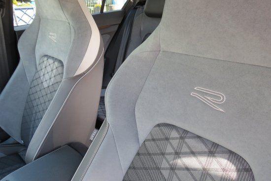 Volkswagen Golf VIII 2.0 TDI EU6d R-Line Kamera+Keyless+Nav