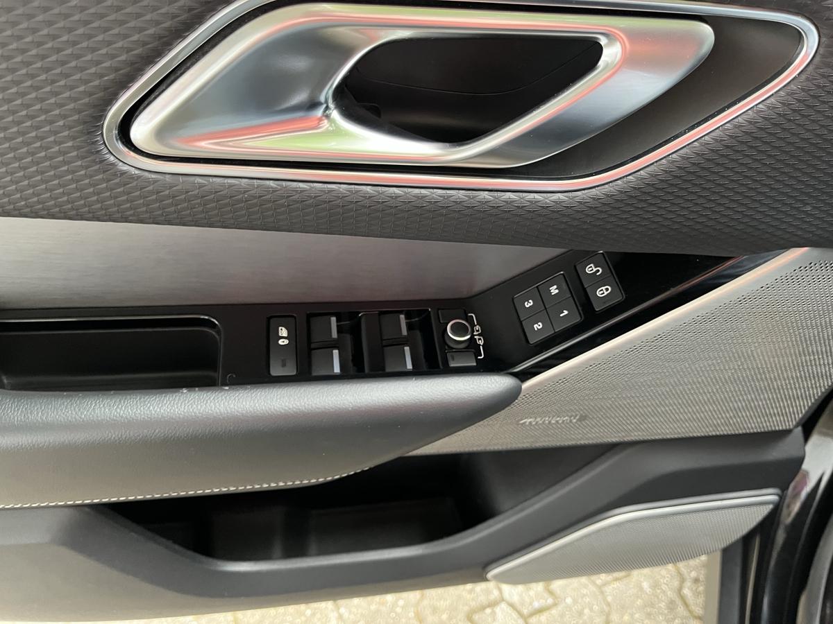Land Rover Range Rover Velar 2.0 R-DYNAMIC P300*1H*LEDER*PANOR*CAM*SHZ 