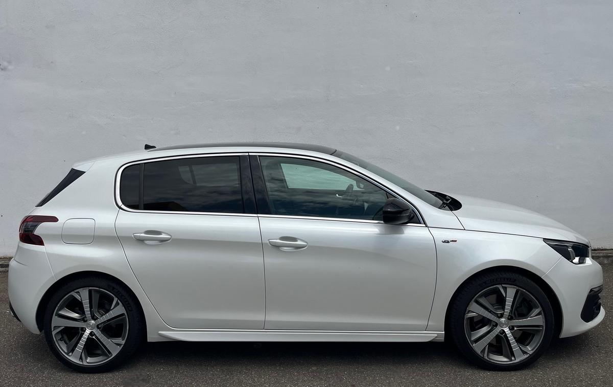 Peugeot 308 1.6  225 GT 6d-TEMP NAVI LEDER LED PANO AHK ABNEHMB