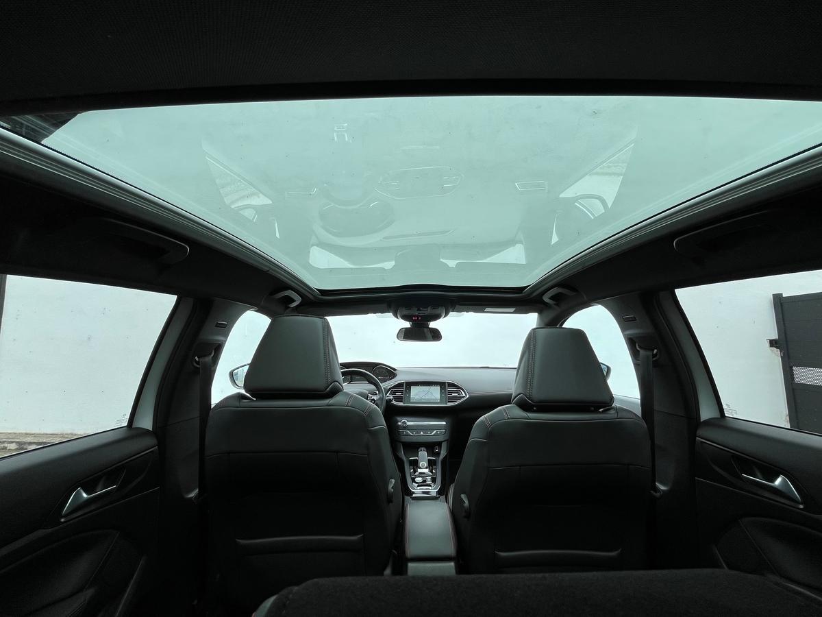 Peugeot 308 1.6  225 GT 6d-TEMP NAVI LEDER LED PANO AHK ABNEHMB