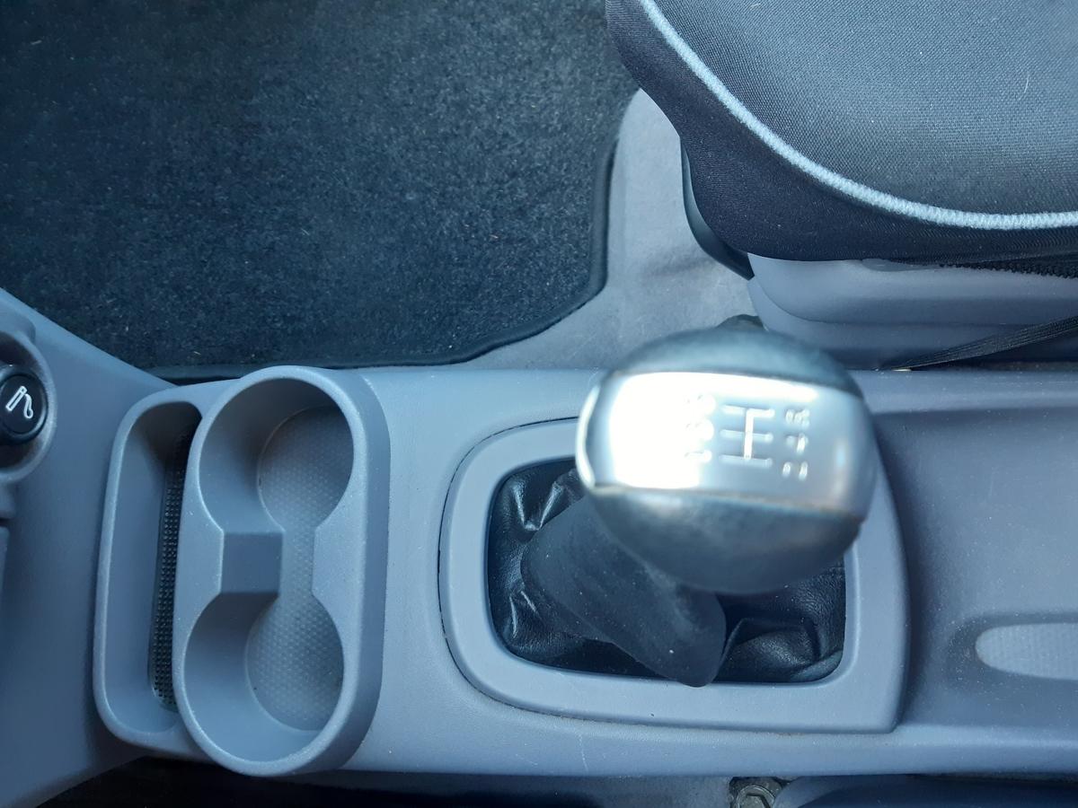 Nissan Almera Tino 