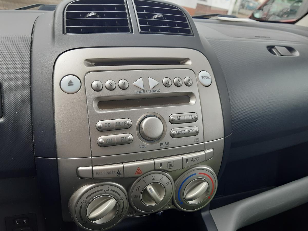 Daihatsu Sirion 5T