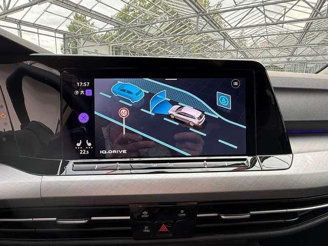 Volkswagen Golf VIII Var. TDI DSG Life LED Navi Virtual DAB