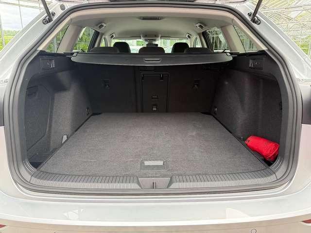 Volkswagen Golf VIII Var. TDI DSG Life LED Navi Virtual DAB