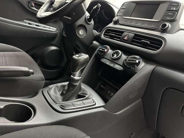 Hyundai KONA Select 2WD 